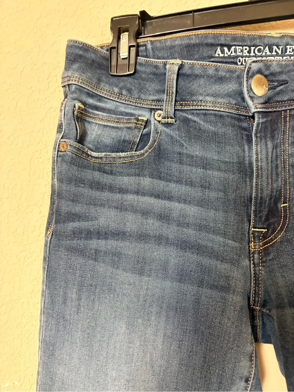 American Eagle Outfitters Kick Boot Medium Wash Mid-Rise Jeans Size 29”